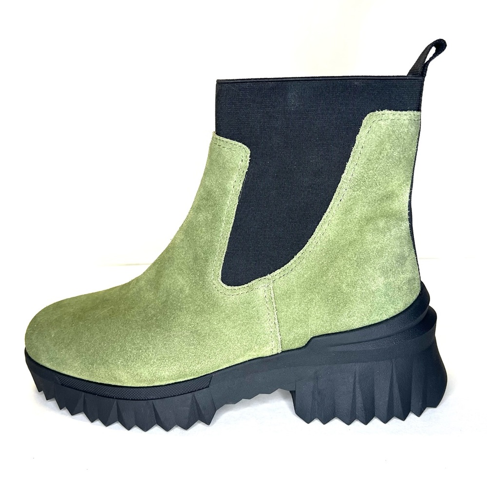 Nurture Women’s Boots Size 9.5
Waterproof leather + weather resistant treatment - Picture 6 of 16